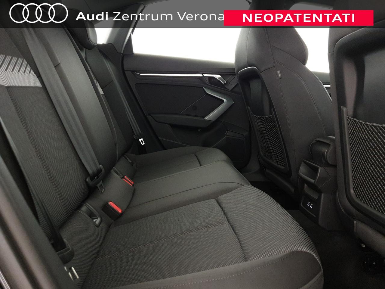 Sedan 30TFSI 116CV Business Advanced