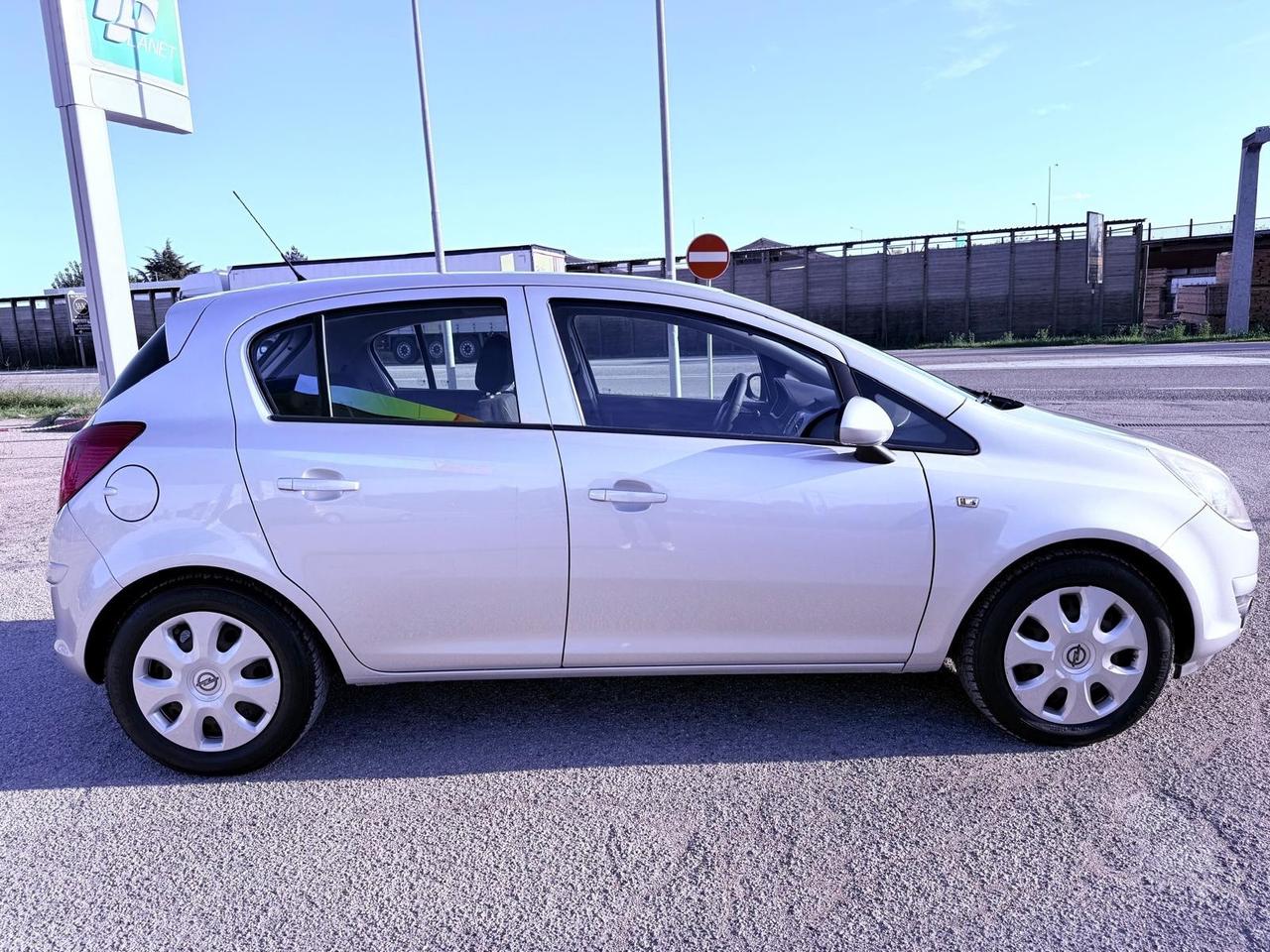 Opel Corsa 1.2 5 porte Ok neopatentati