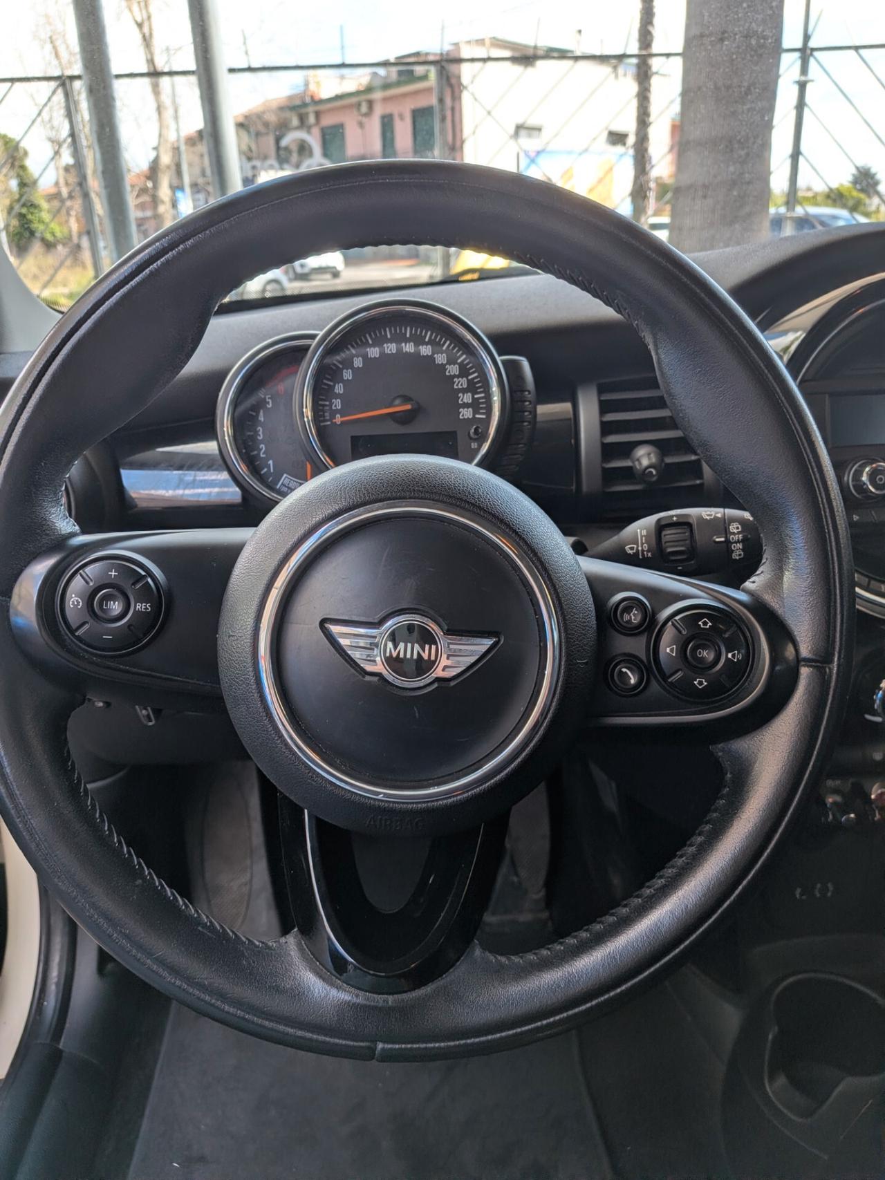 Mini 1.5 Cooper D Business