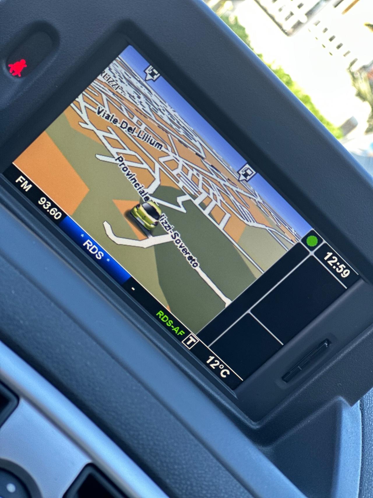 Renault CLIO 1.5 DIESEL 2012 - TOM TOM