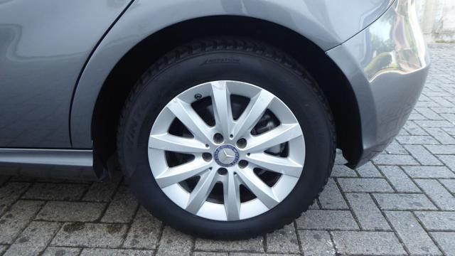 MERCEDES-BENZ A 160 d Automatic Business