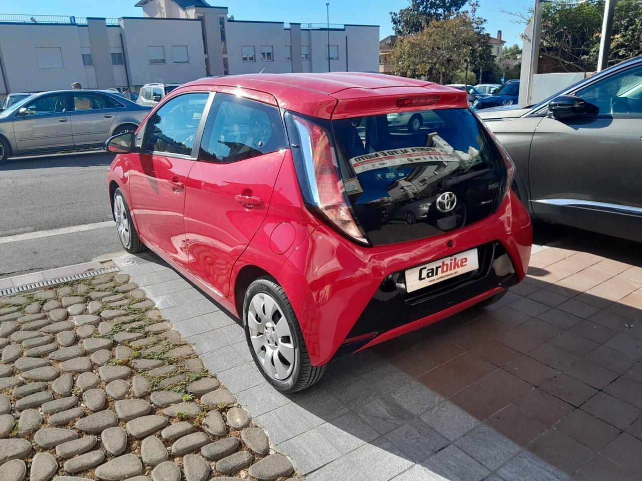 Toyota Aygo 1.0 VVT-i 69 CV 5 porte x-cite