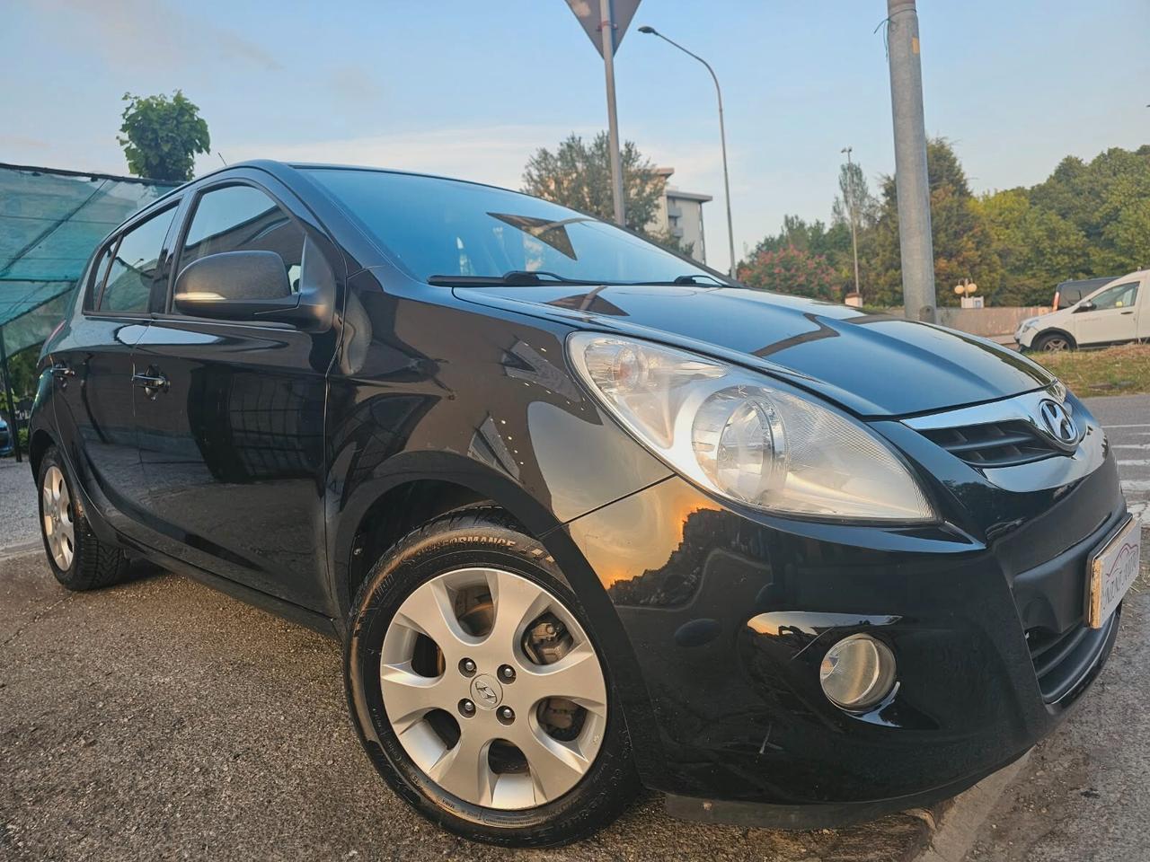 Hyundai i20 1.2 75cv Comfort*Clima*Cerchi*Navi*Neopatentati