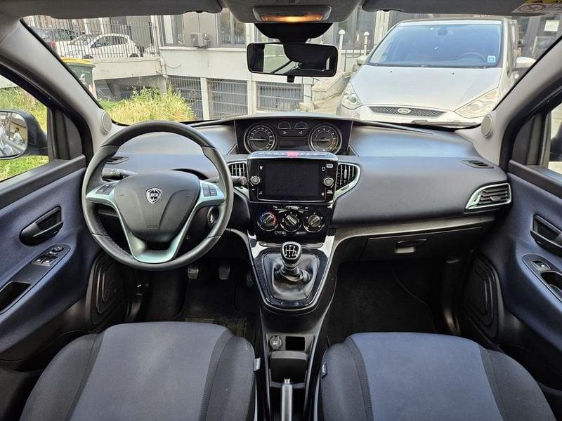 Lancia Ypsilon 1.0 FireFly 70cv Hybrid
