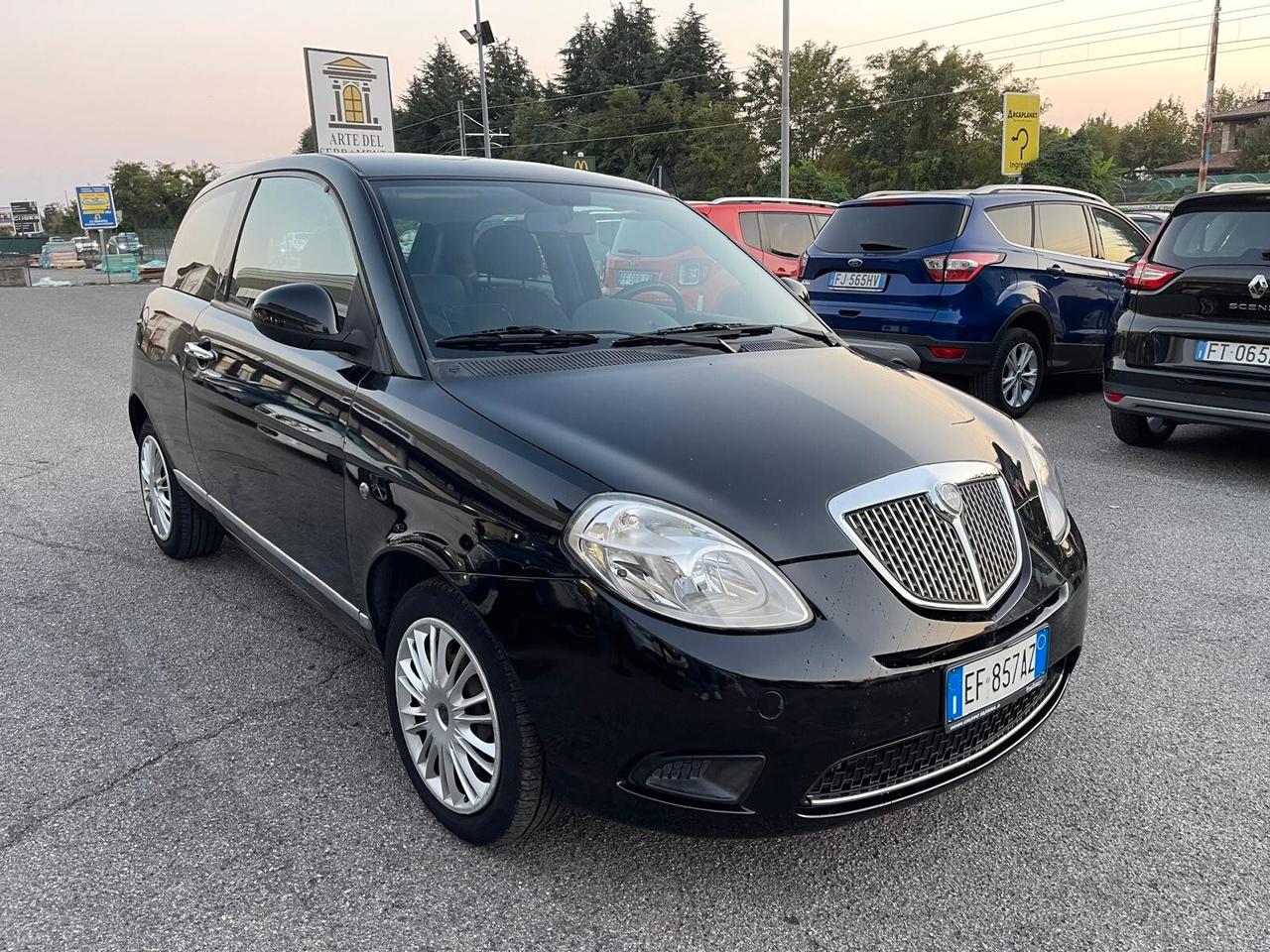 Lancia Ypsilon 1.2 69 CV Platino