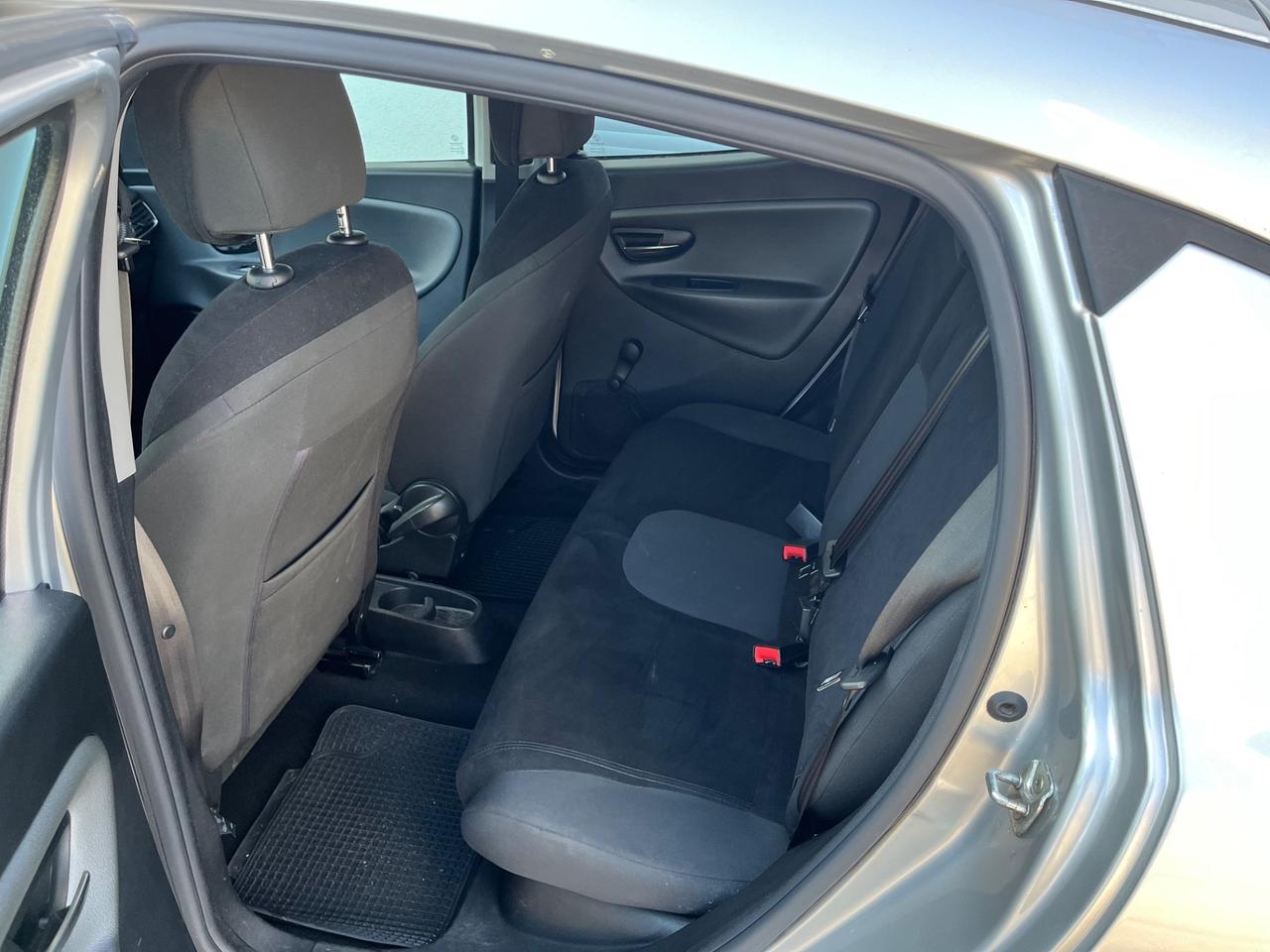 Lancia Ypsilon 0.9 TwinAir 85 CV 5 porte S&S Gold