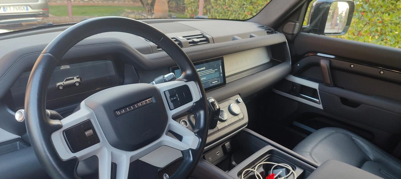 Land Rover Defender 110 3.0D Autocarro 5 posti 200 CV AWD SE