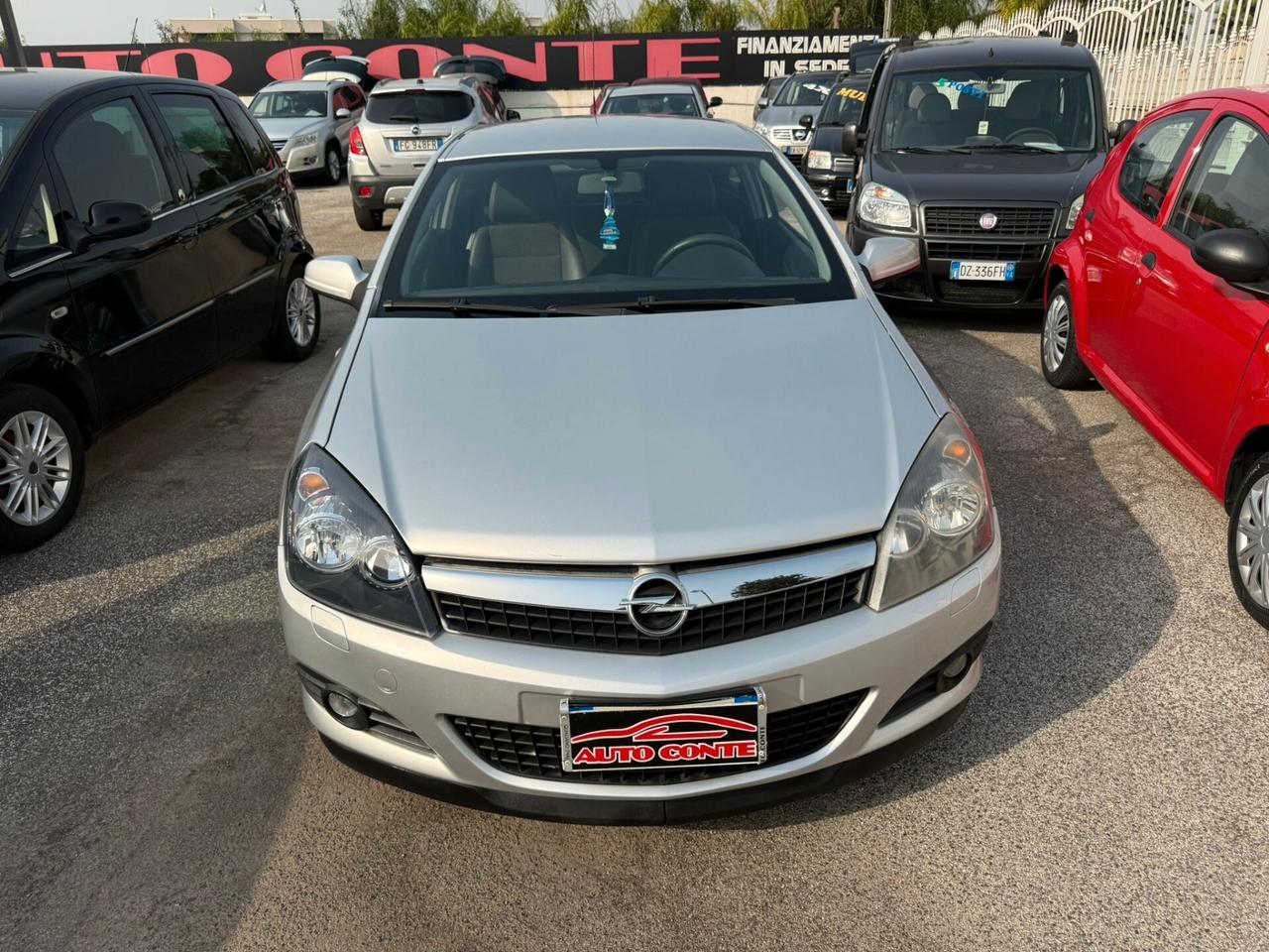 Opel Astra GTC 1.7 CDTI 110CV 3 porte Cosmo