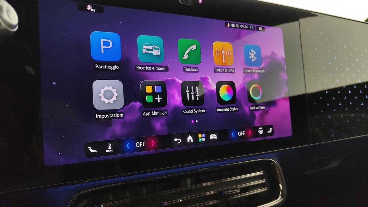 Mercedes-Benz CLA 250+ con tecnologia EQ