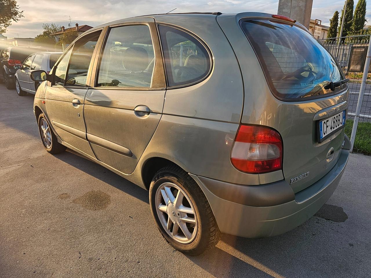 Renault Scenic Scénic 1.9 dCi Confort Authentique