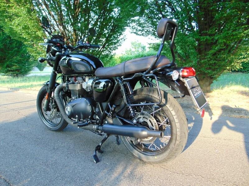 Triumph Bonneville T120 Black