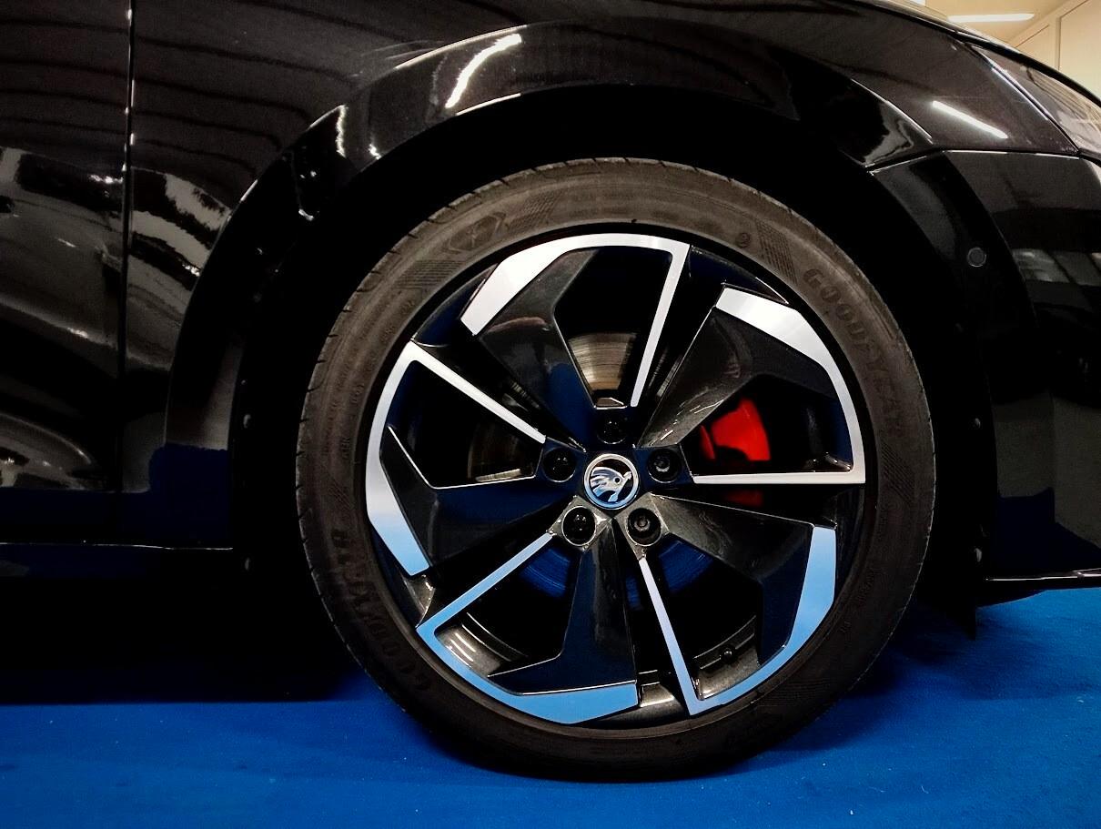 Skoda Octavia 2.0 TDI 200CV RS 4x4 PACK BLACK APP IVA ESPOSTA