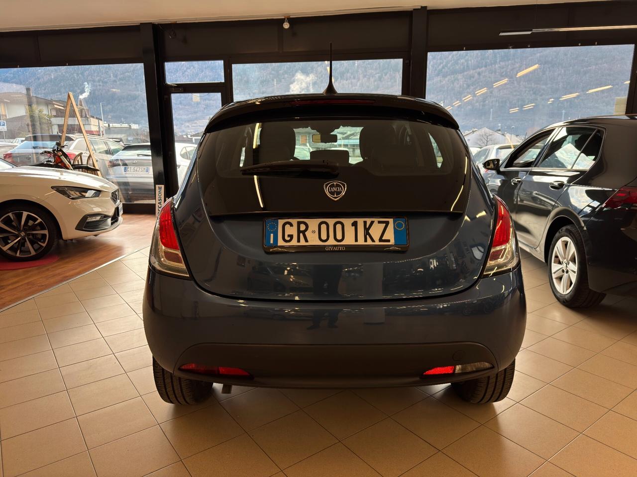 Lancia Ypsilon LANCIA YPSILON 1.0cc 69Cv Platino