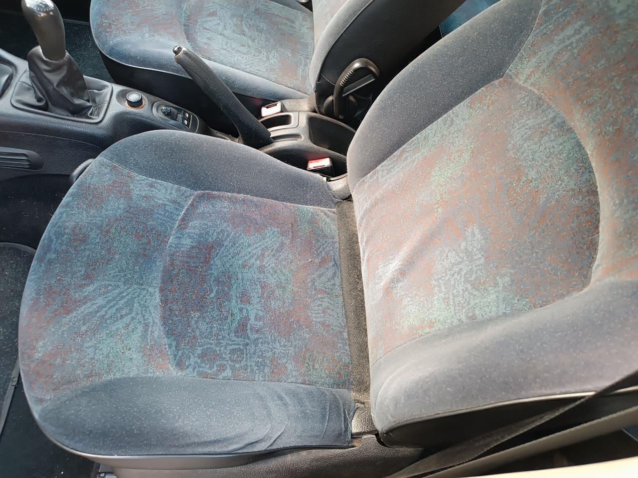 Peugeot 206 1.1 5p. XR