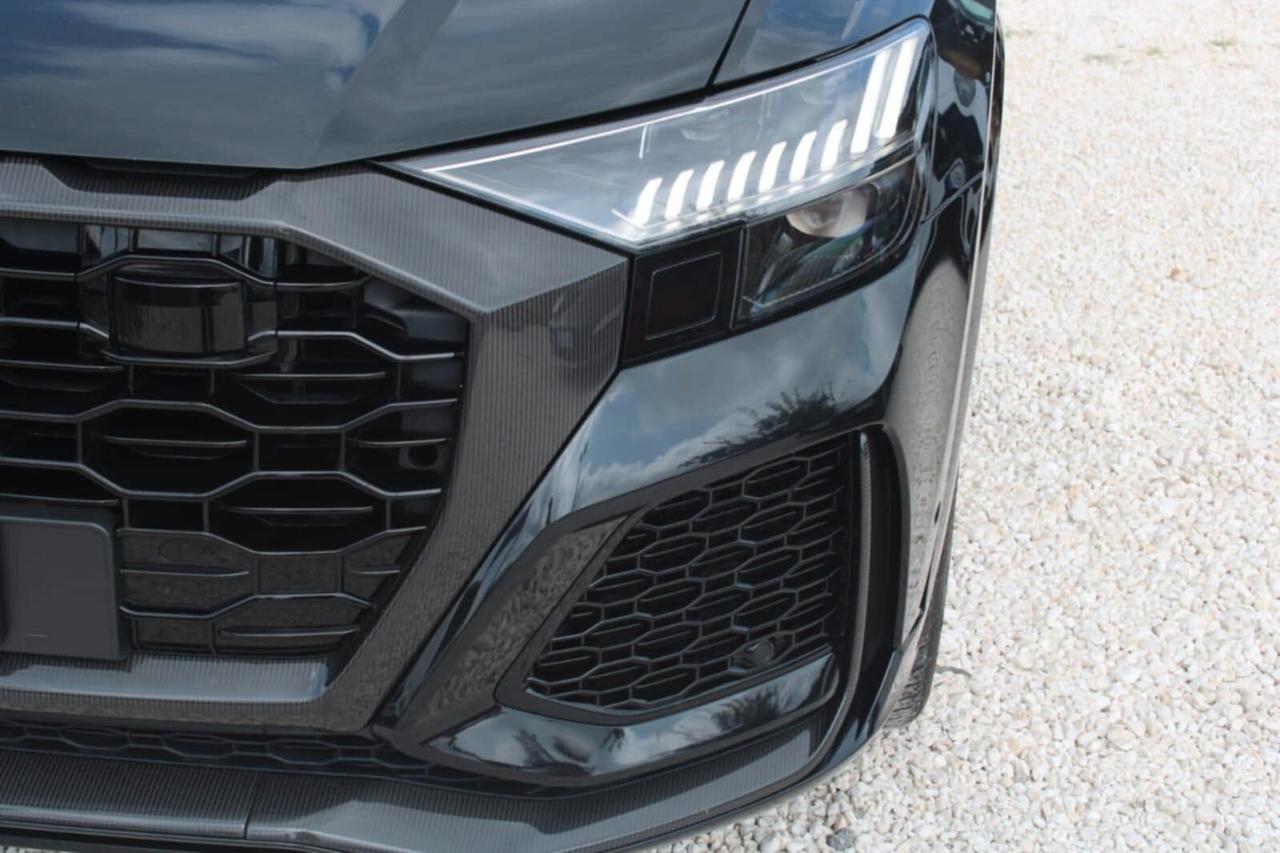 Audi Q8 RS TFSI V8 quattro tiptronic