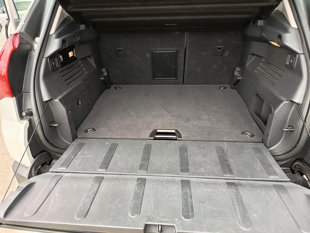 Peugeot 3008 1.6 HDi 115CV Business