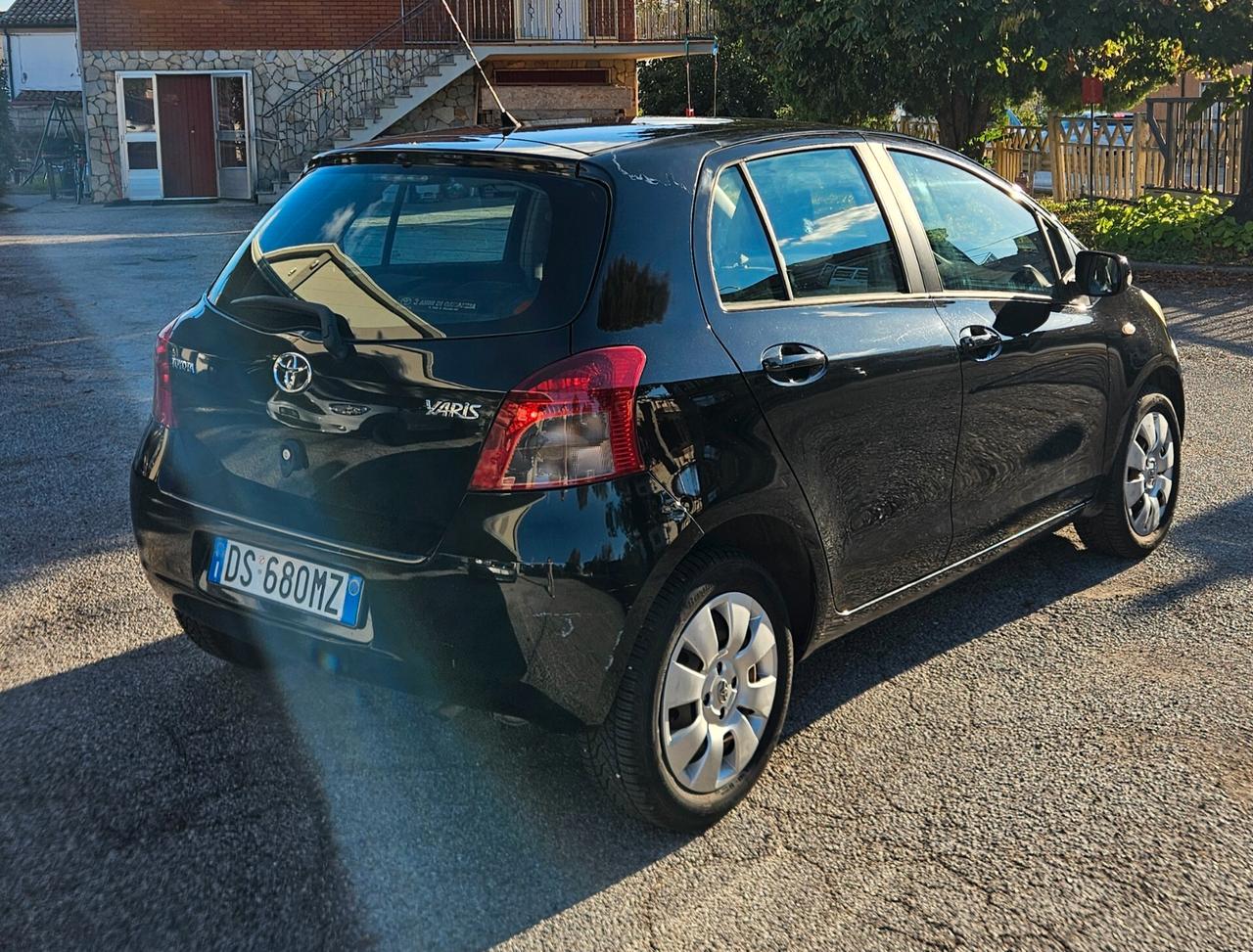 Toyota Yaris 1.0 5 P SOL