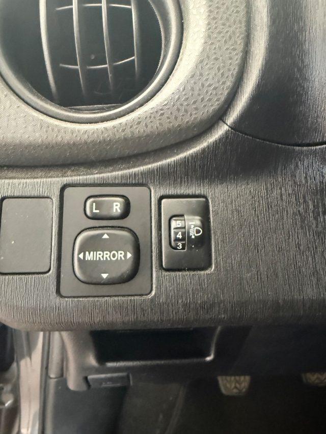 TOYOTA Yaris 1.0 5P Lounge