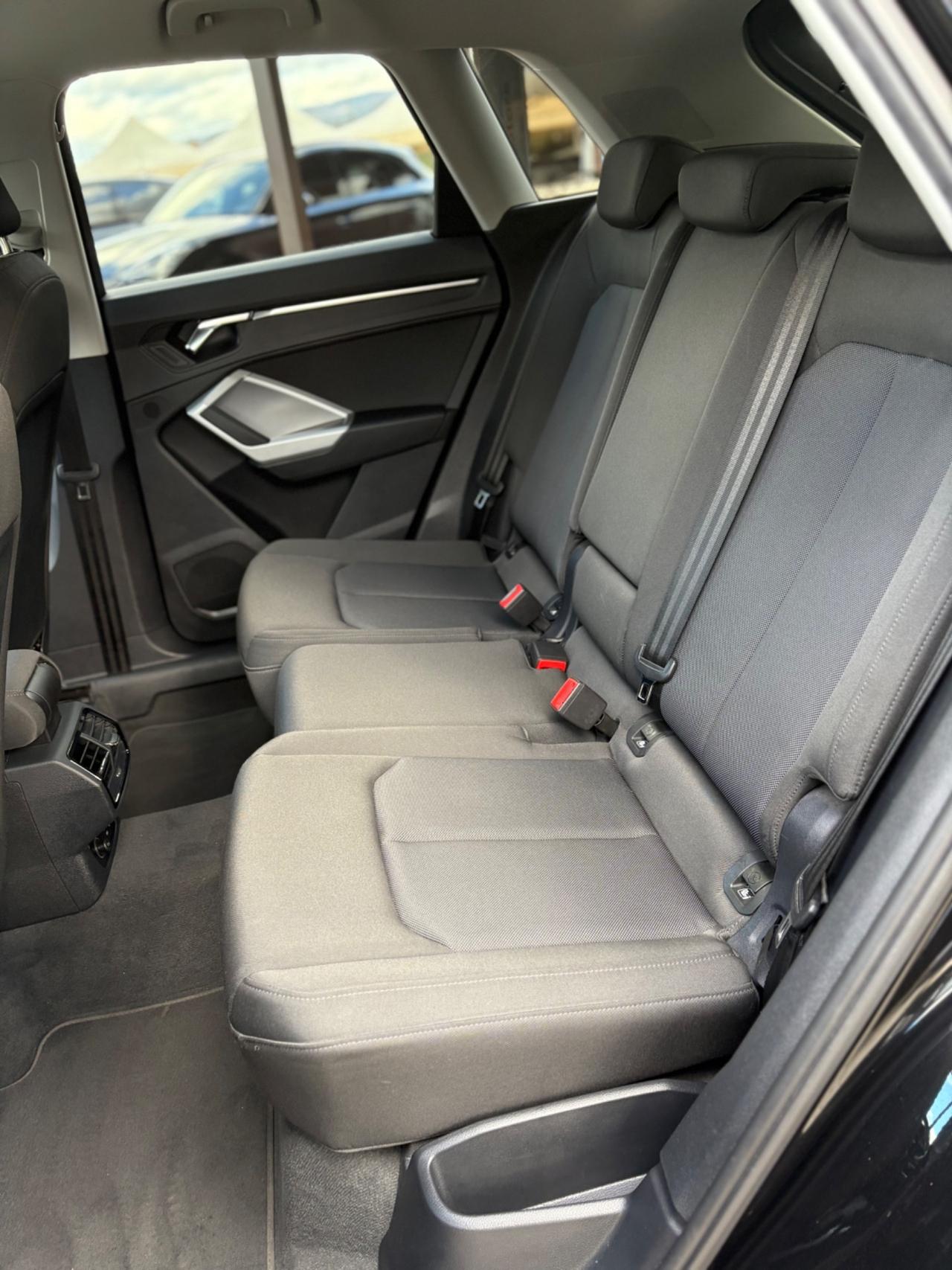 Audi Q3 35 TDI S tronic Business Advanced