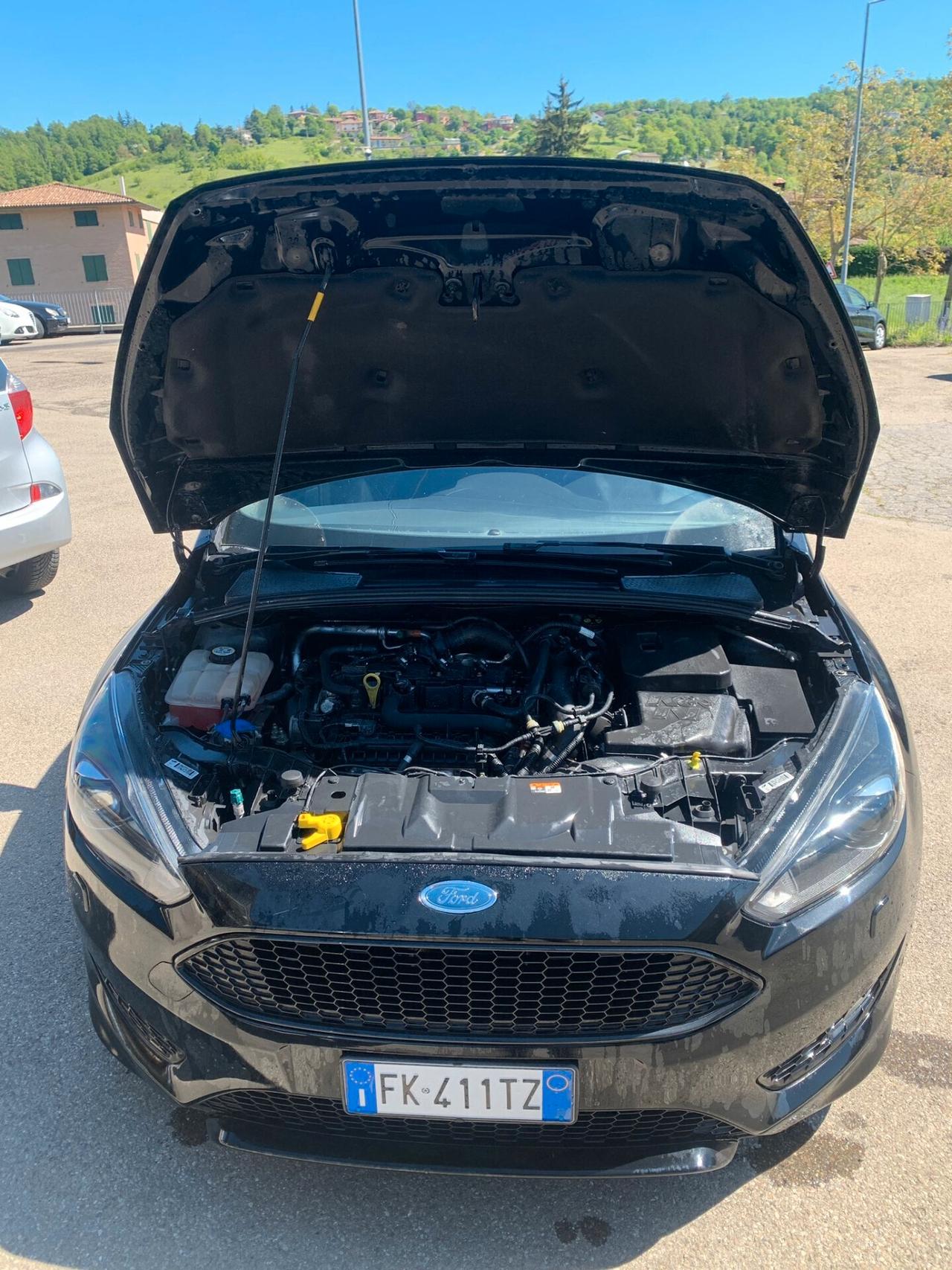 Ford Focus ST Line sport - full optional - 159500 km - anno 2017 - tagliandata - in ottimo stato - accessori