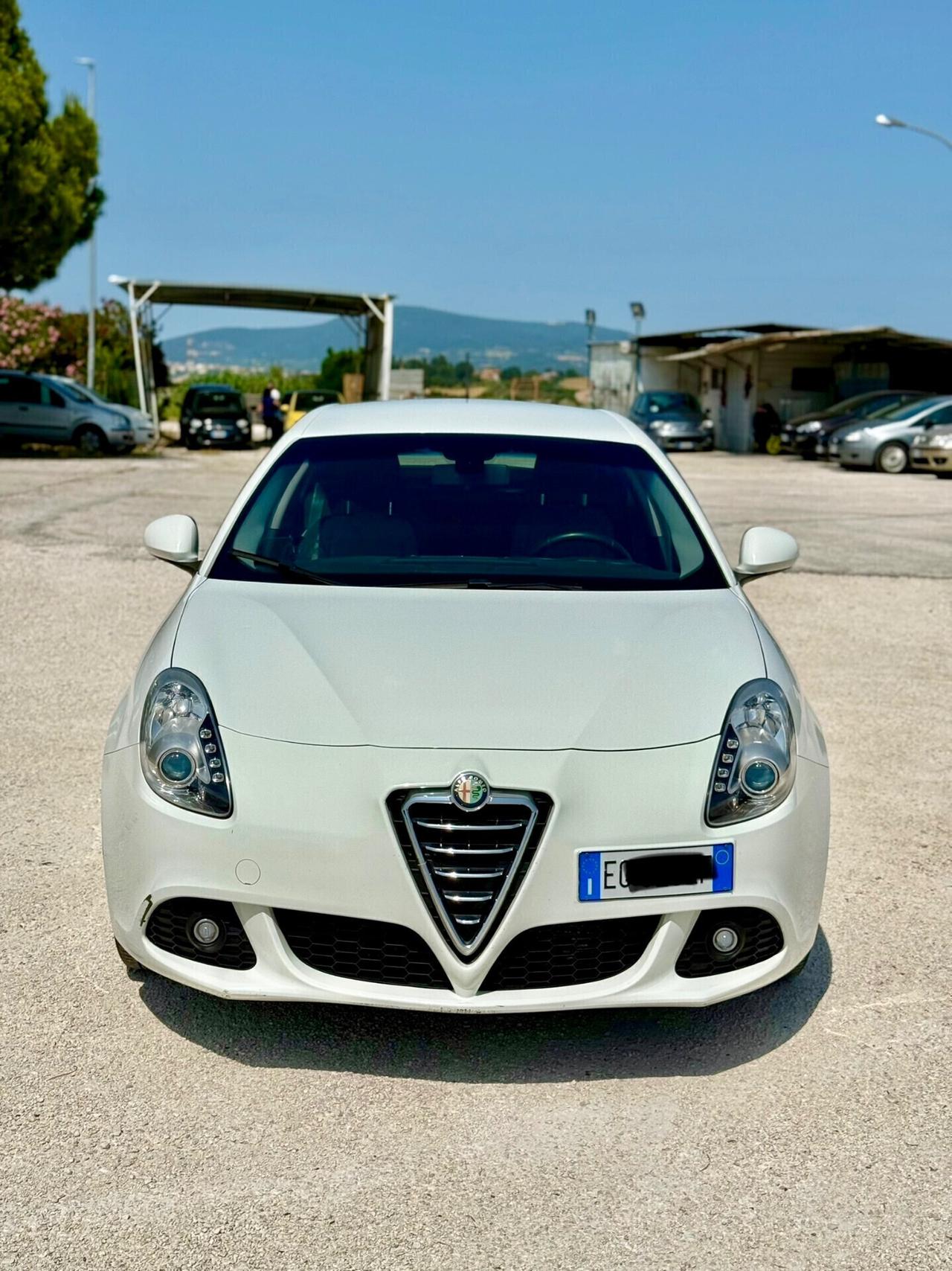 Alfa Giulietta 1.6 JTDm-2 neopatentati UNIPROPRIETÀ