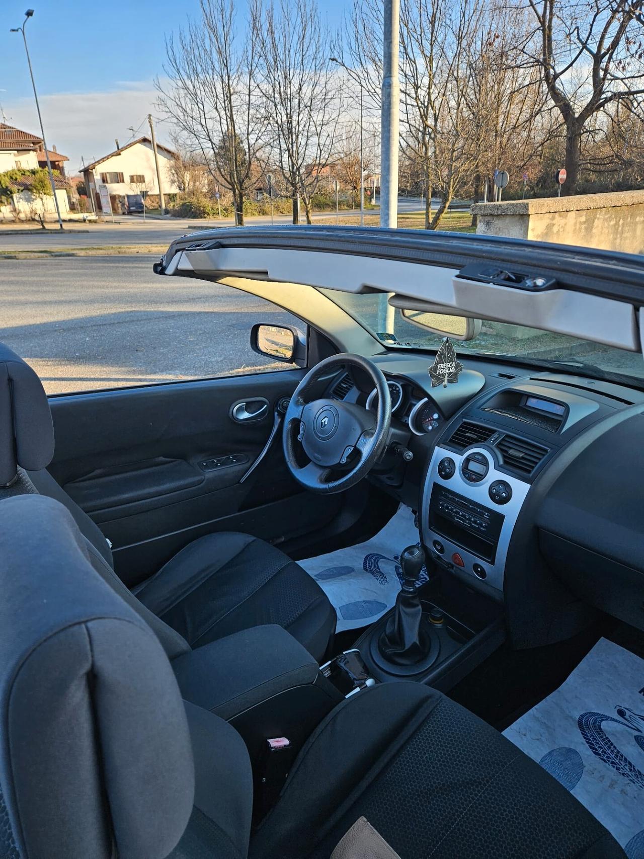 Renault Megane cabriolet NEOPATENTATI