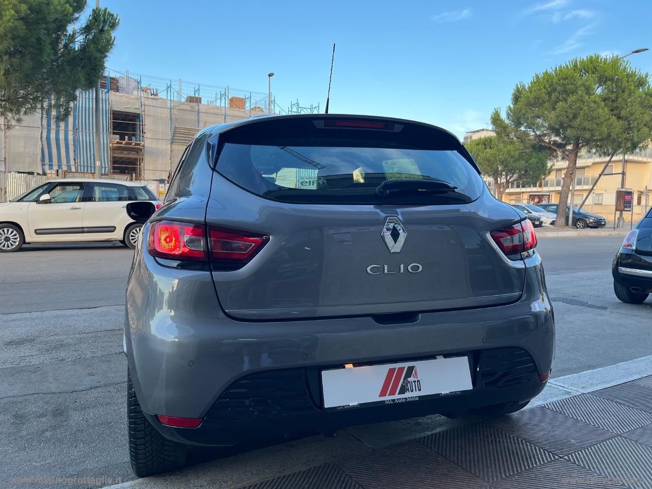RENAULT Clio 1.2 75 CV GPL 5p. Costume National