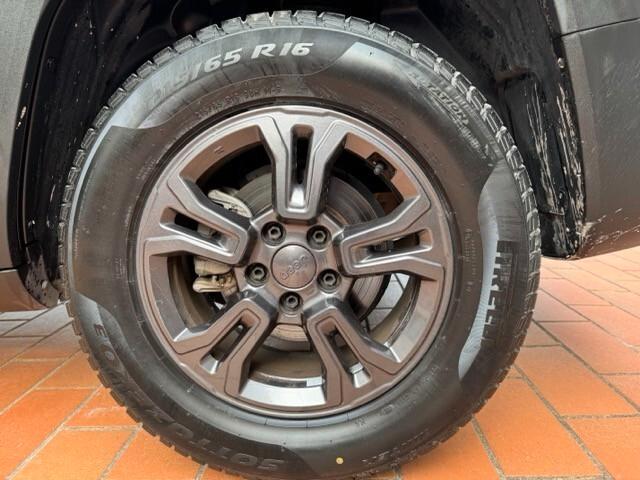 Jeep Renegade 1.6 Mjt 130 CV soli 34000 km Total Black da 150 euro al mese