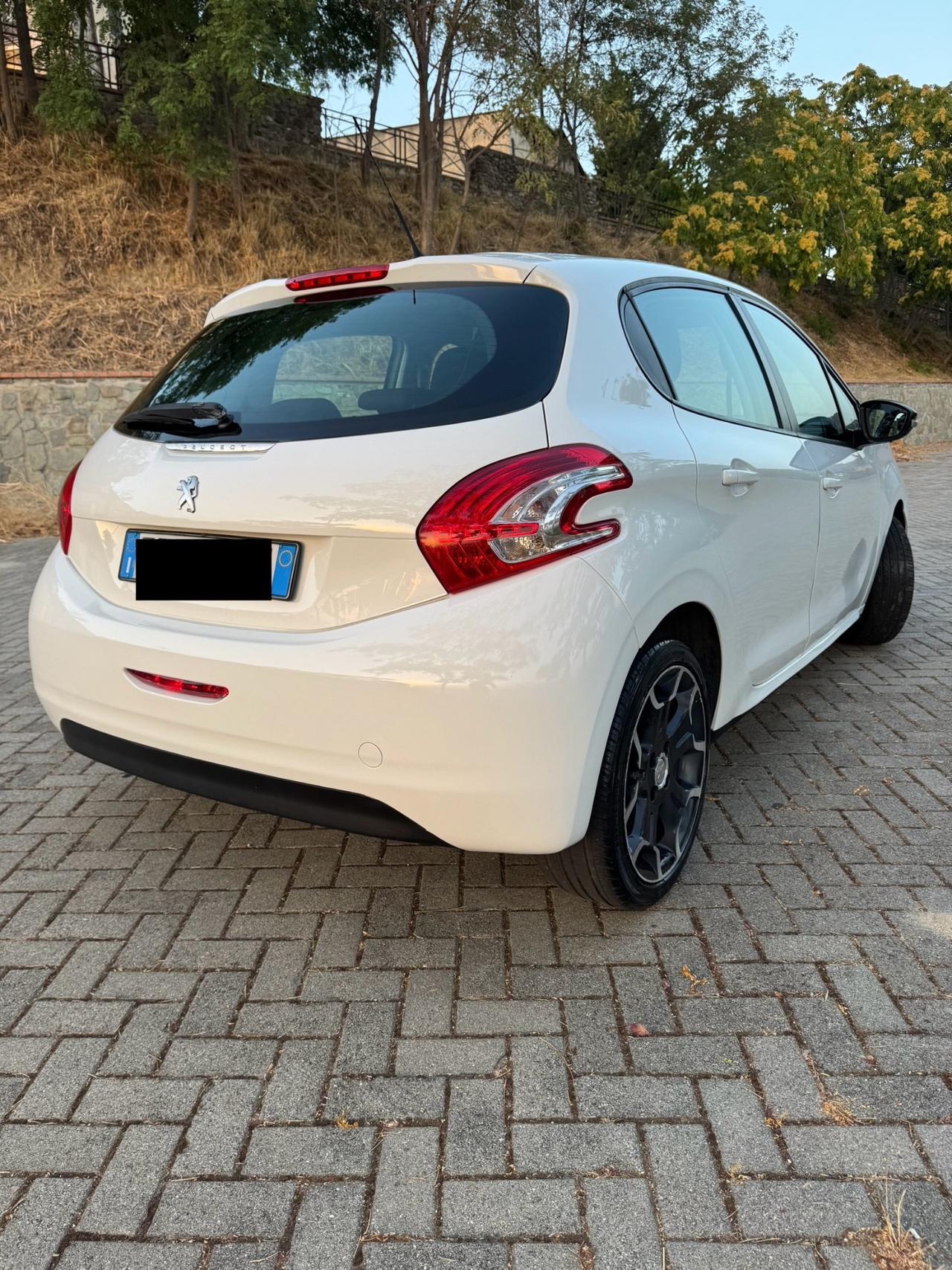 Peugeot 208 1.4 HDi 68Cv Euro6 2015
