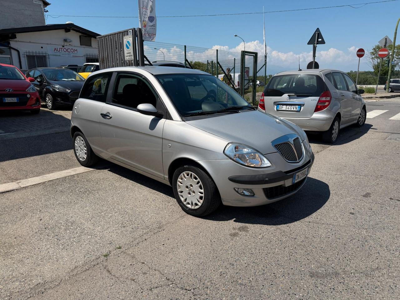Lancia Ypsilon 1.2 16V Platino