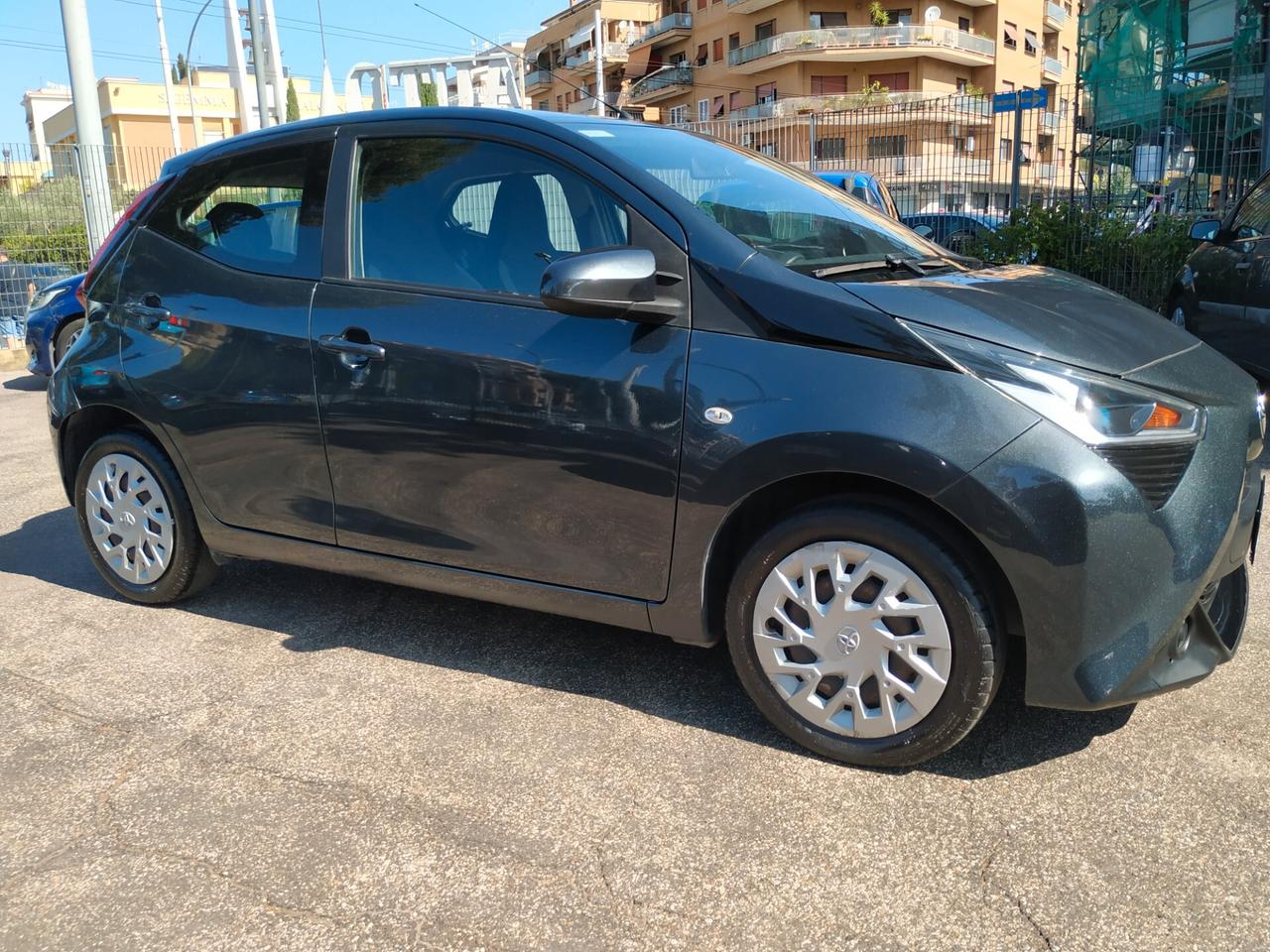 Toyota Aygo 1.0 VVT-i 69 CV 5 porte x-play TSS