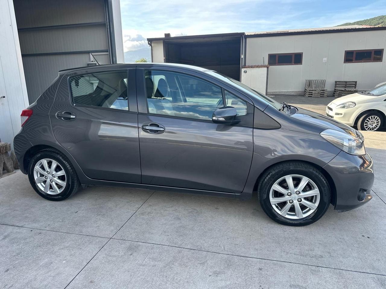 Toyota Yaris 1.4 D-4D 5 porte Lounge