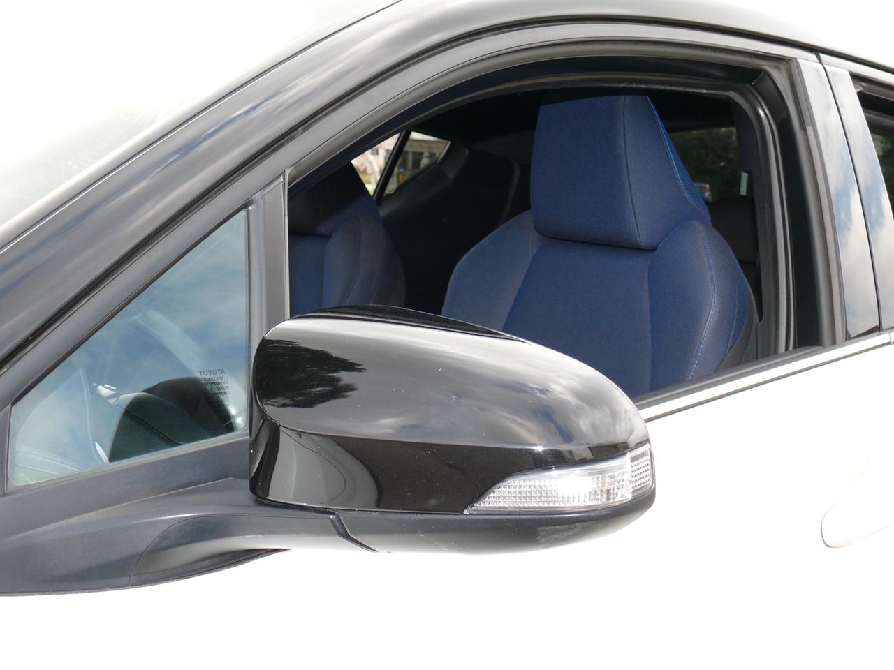 Toyota C-HR 1.8 Hybrid E-CVT Style (M1310)