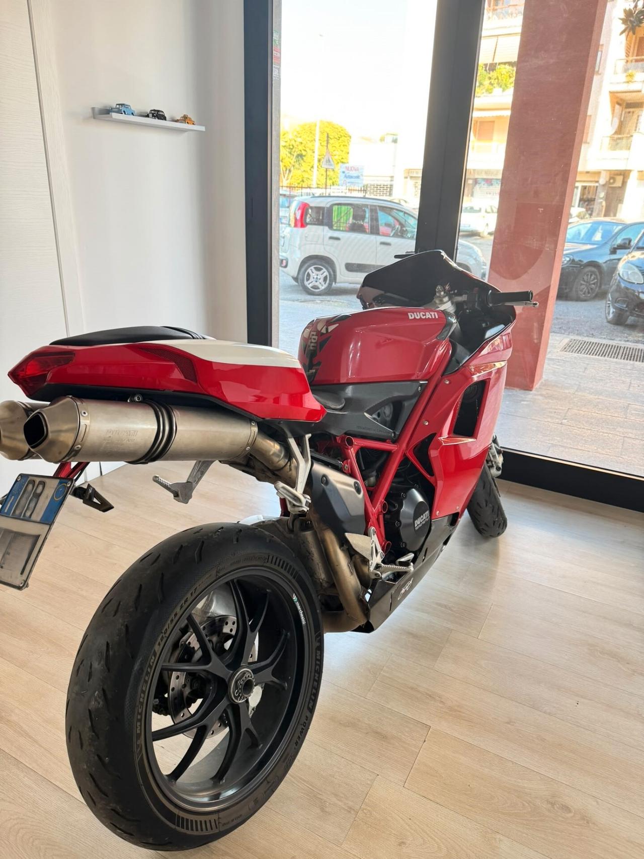 Ducati 848
