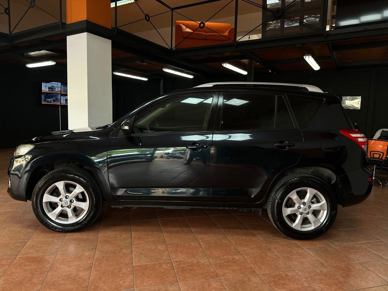 Toyota RAV 4 2.2 D-4D Exclusive #10902