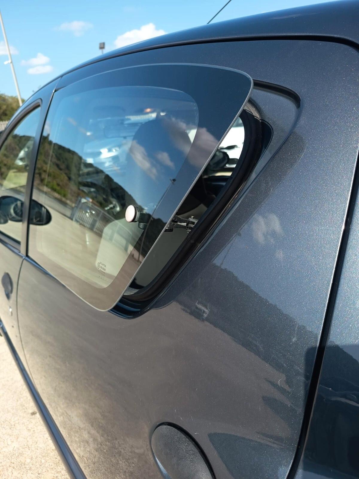 Aygo 1.0 12V VVT-i 5 porte Now