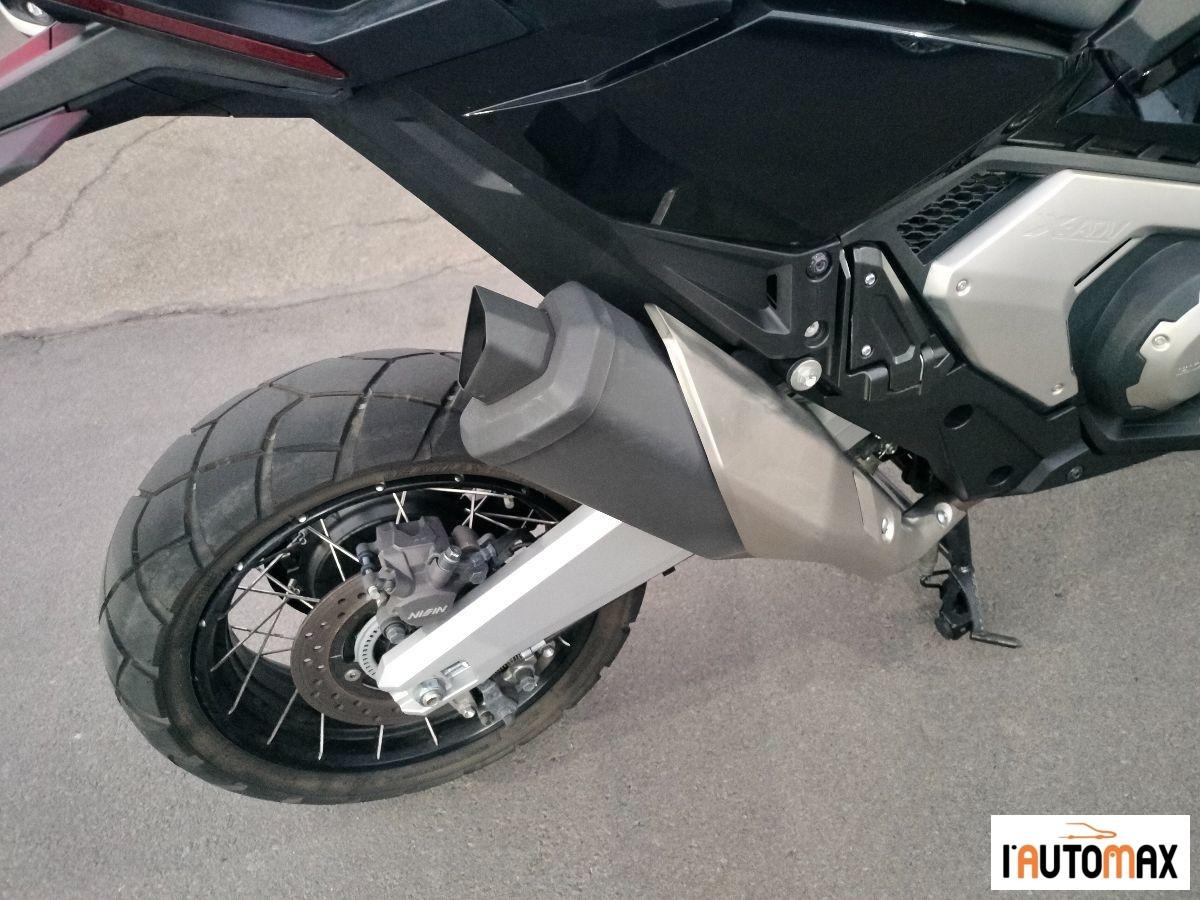 Honda - X-ADV 750 -