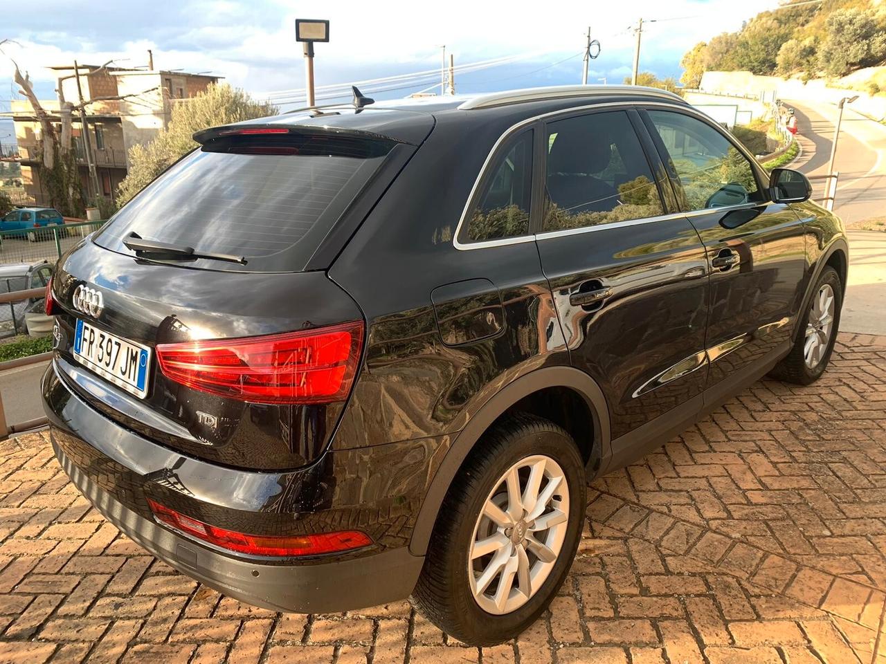 Audi Q3 2.0 TDI 150 CV S tronic Business