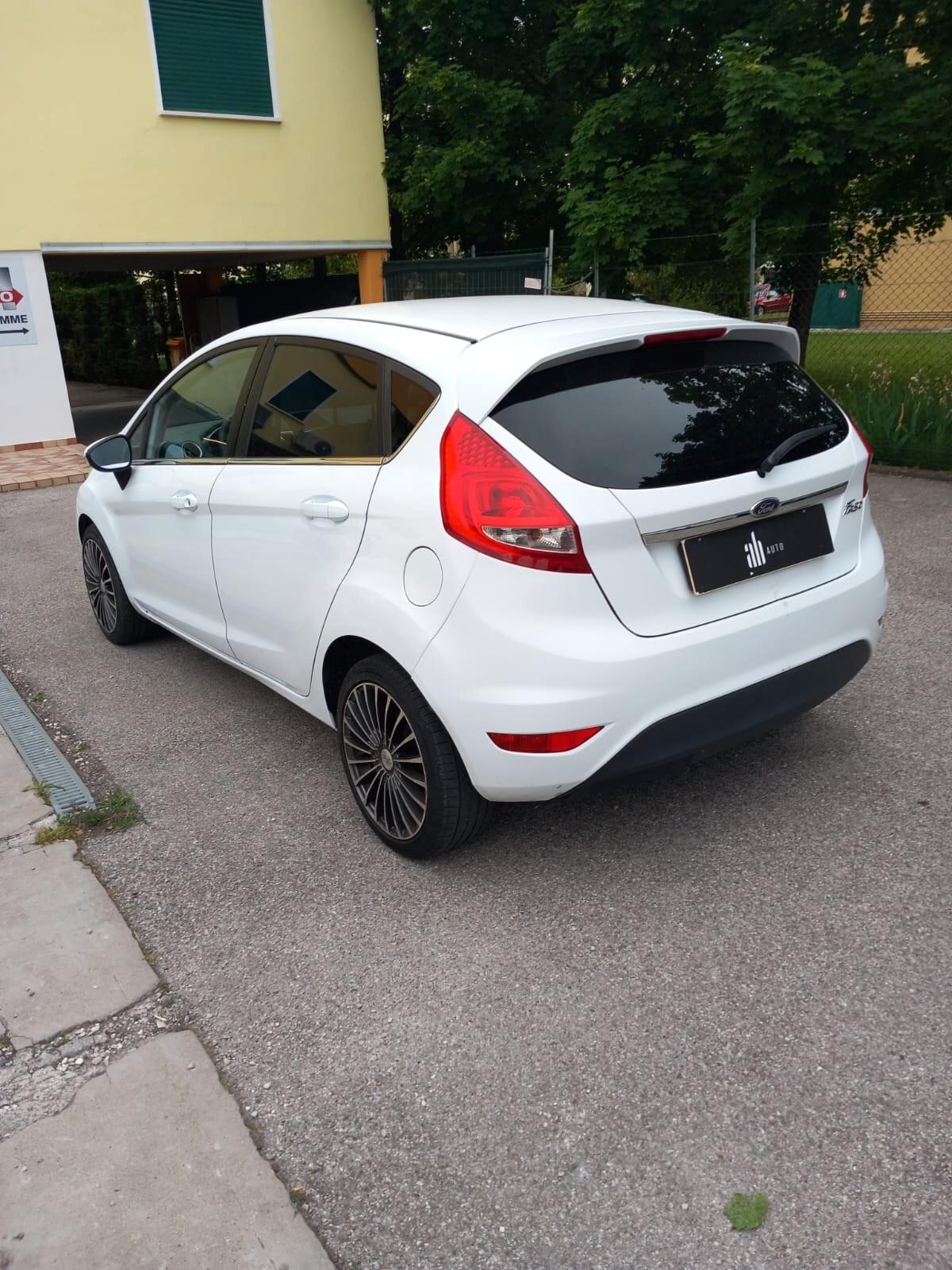 Ford Fiesta 1.4 5 porte Bz.- GPL Titanium