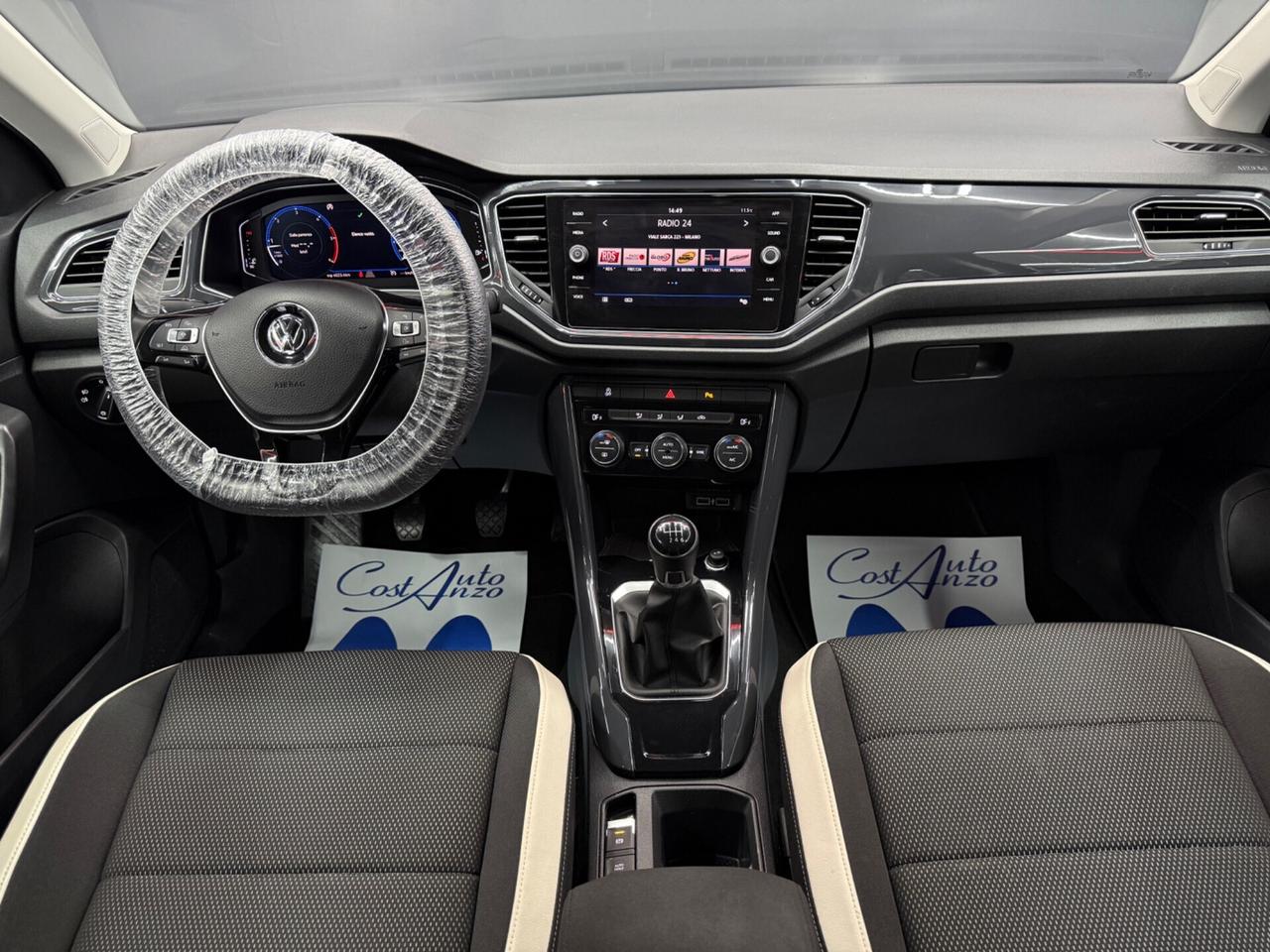 Volkswagen T-Roc 1.6 TDI SCR Advanced BLACK 10/2018