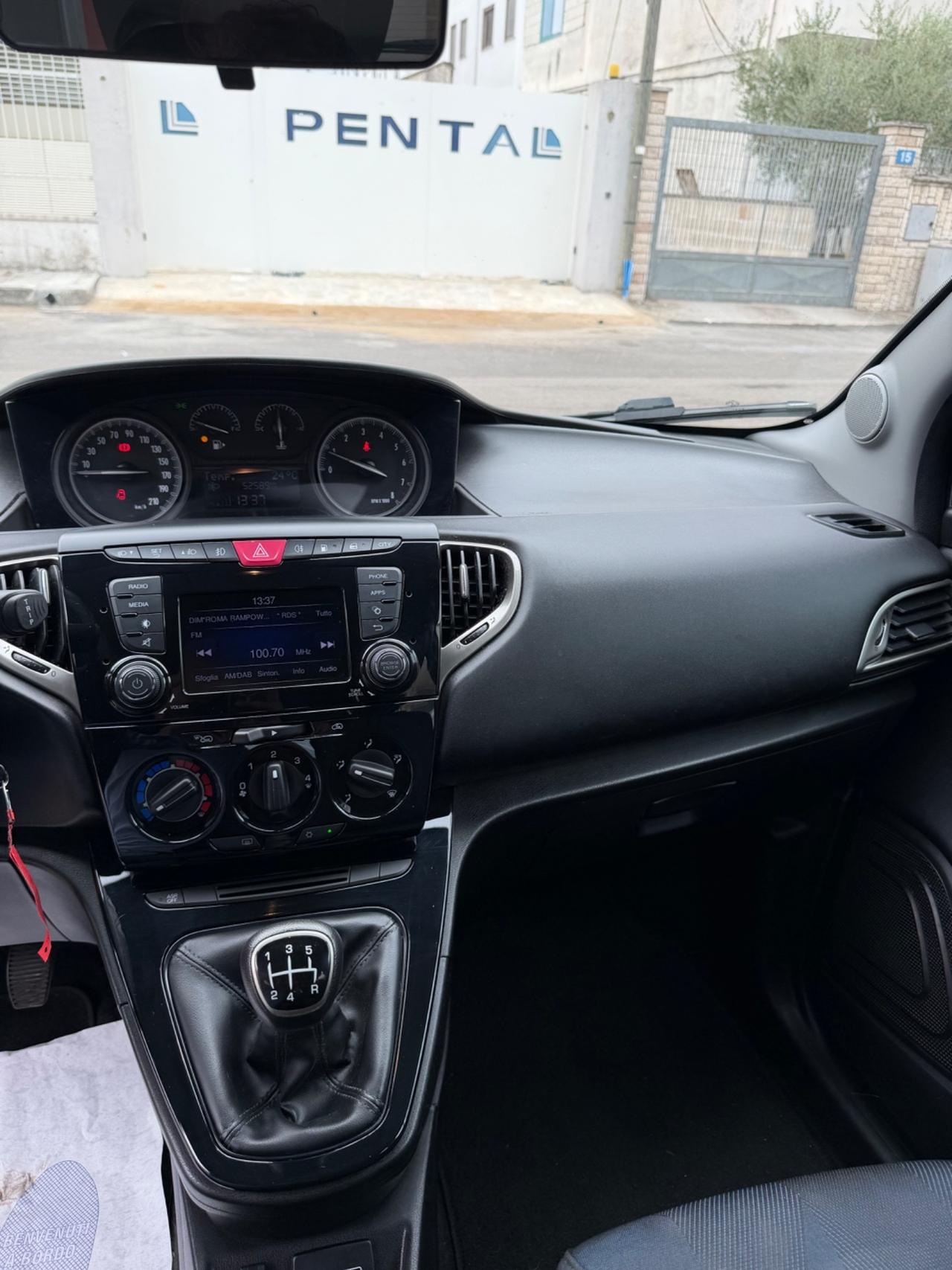 Lancia Ypsilon 1.2 69 CV GPL Ecochic Gold-2021