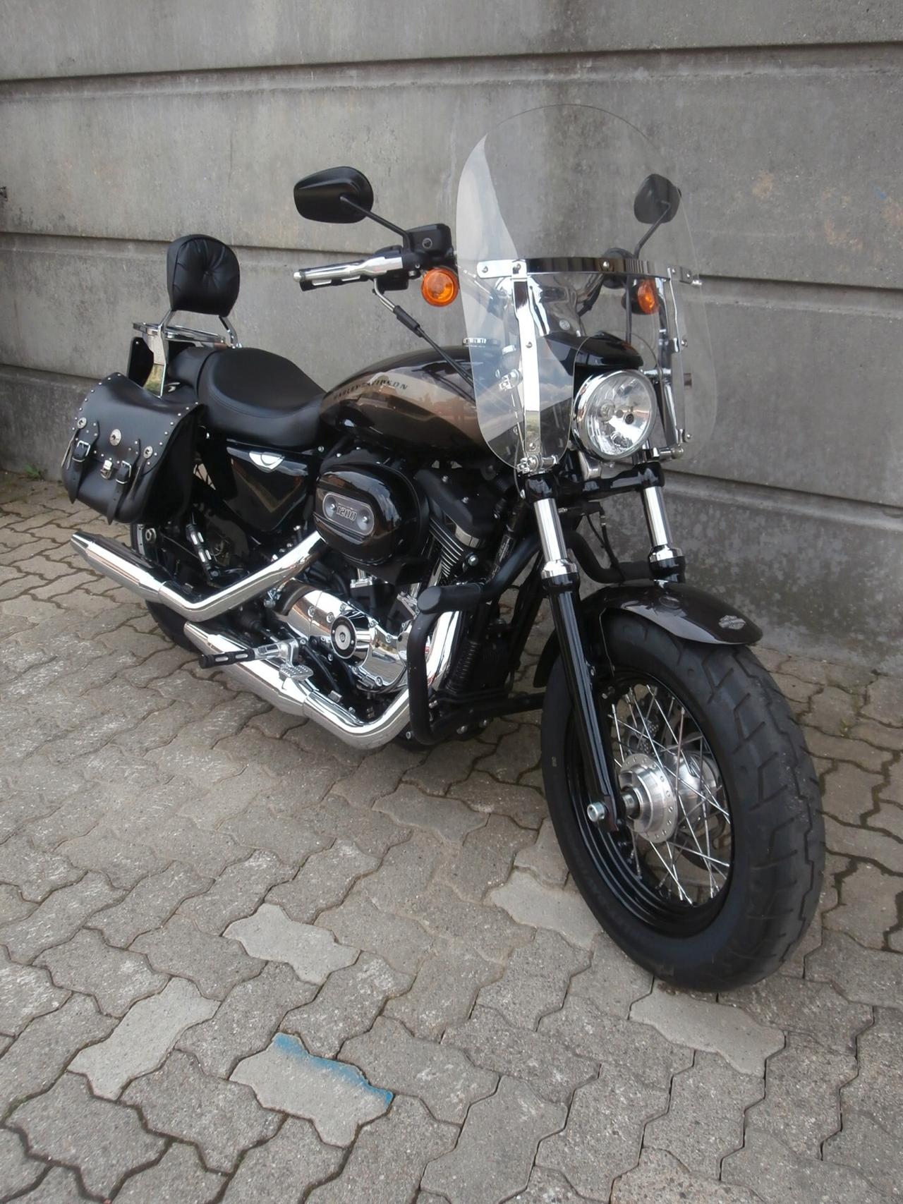 Harley-davidson 1200 Sportster Custom (2017) - XL 1200C passaggio incluso.