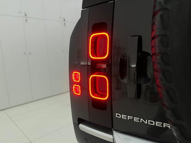 LAND ROVER Defender 110 3.0D I6 200 CV AWD Auto SEda ?599,00