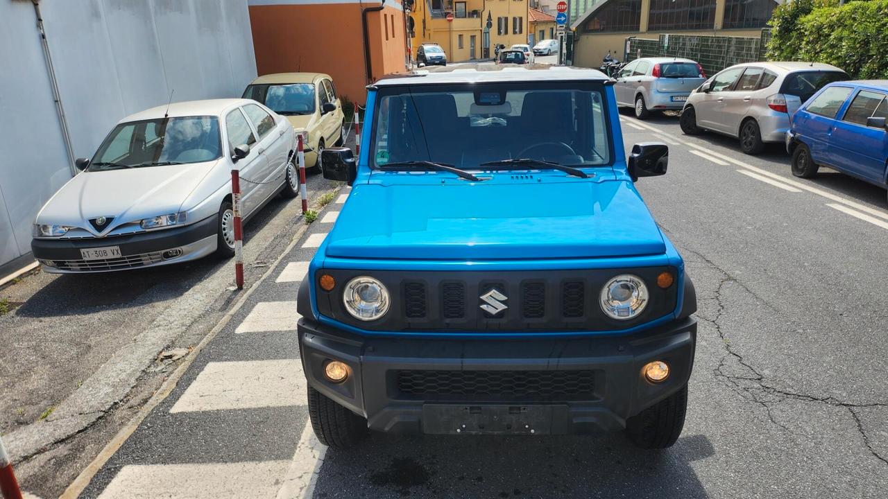 Suzuki Jimny 1.5 5MT Top