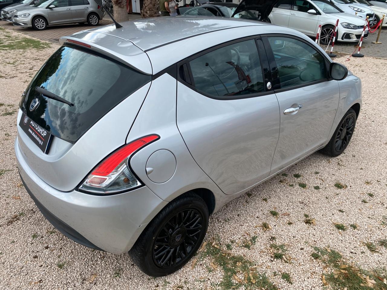 LANCIA - Ypsilon - 1.2 69 CV 5 porte GPL - UNIPRO. - NEOPATENTATI - FINANZIABILE