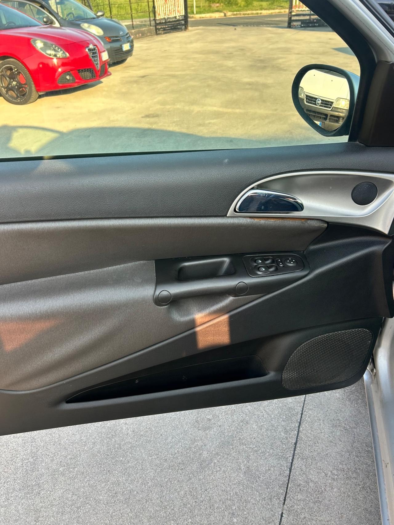 Lancia Ypsilon 1.2 Argento