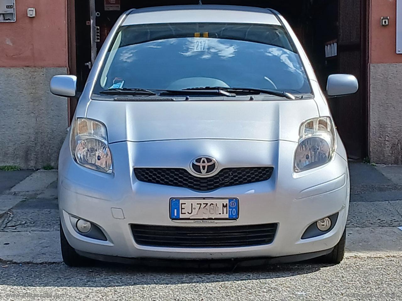TOYOTA Yaris 1.3 5p. Sol