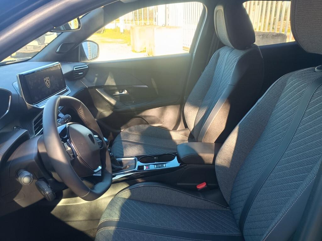 Peugeot 2008 1.2 100cv Allure