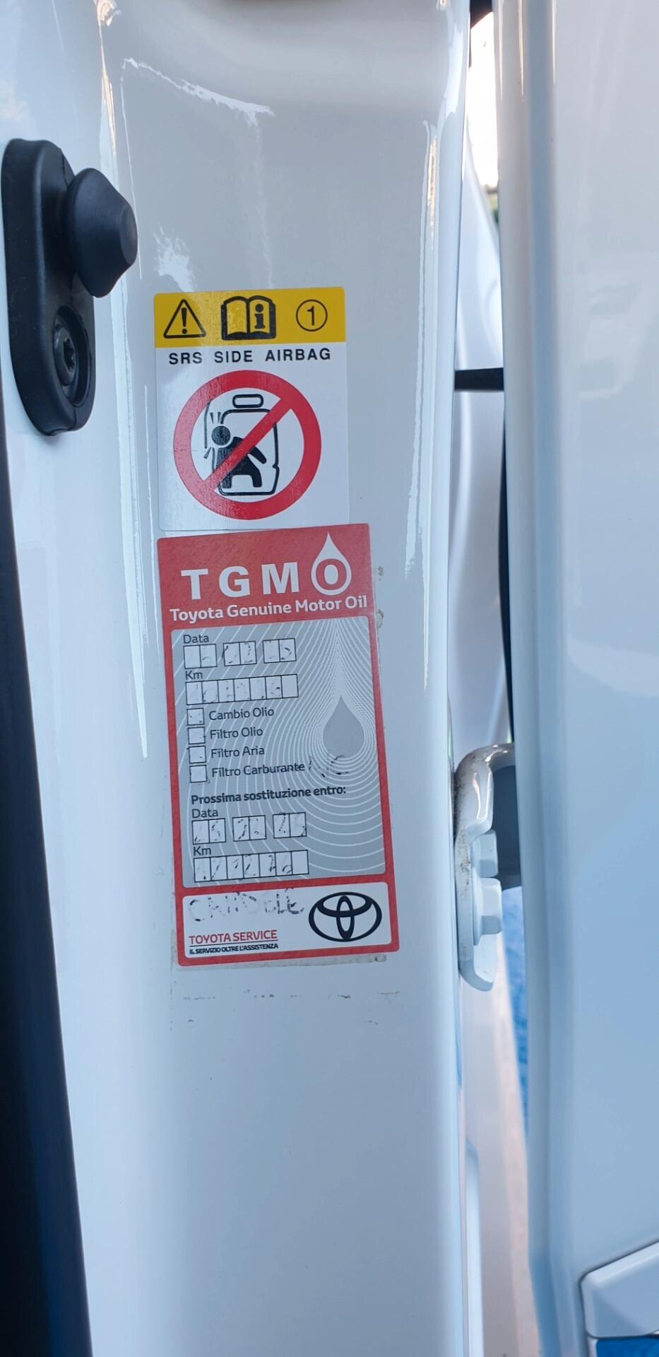 TOYOTA YARIS 1.5 BENZINA/HYBRID FULL OPTIONAL