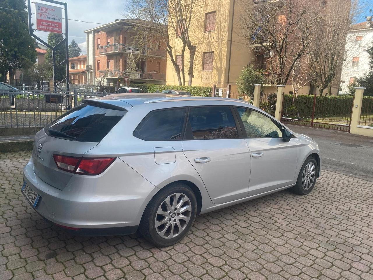 Seat Leon 1.6 TDI 105 CV ST Business NAVI